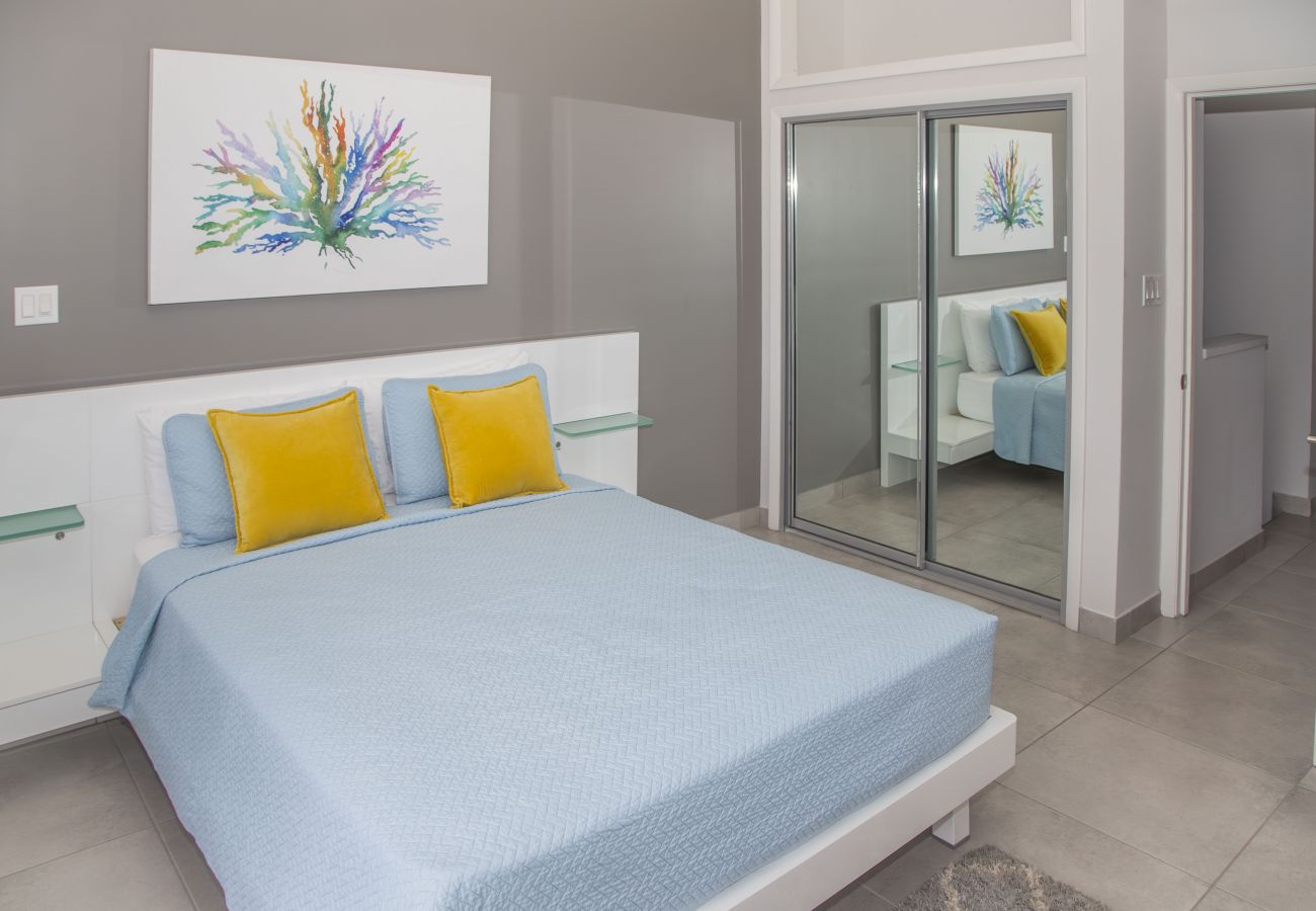 Townhouse in Jolly Harbour - 246D South Finger