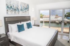 Townhouse in Jolly Harbour - 247C, Luxury 2 Bedrooms