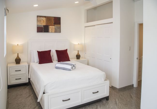 Townhouse in Jolly Harbour - 232B, Luxury 2 Bedrooms Townhouse in Jolly Harbour - 232B, Luxury 2 Bedrooms