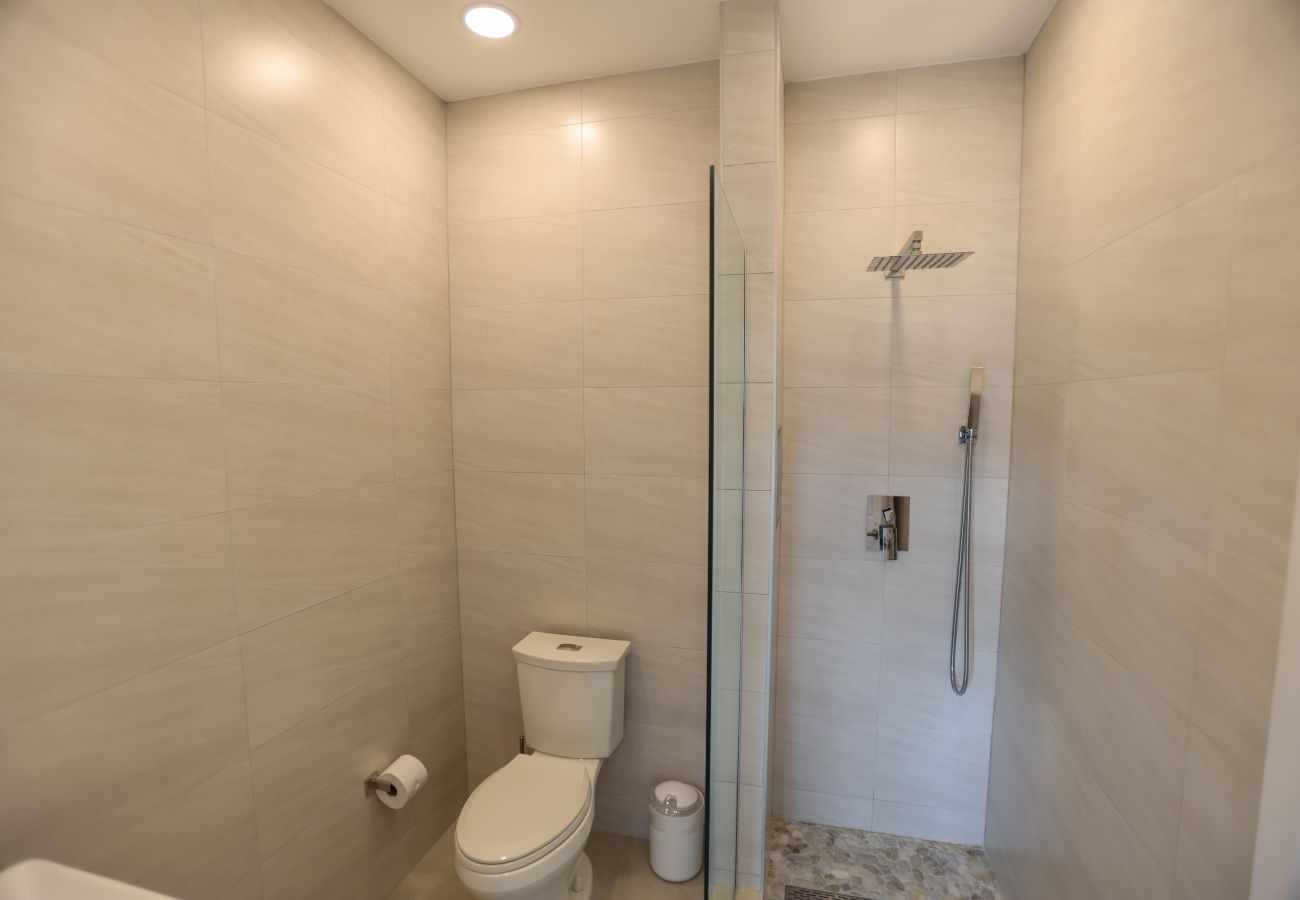 Townhouse in Jolly Harbour - 232C, Luxury 2 Bedrooms