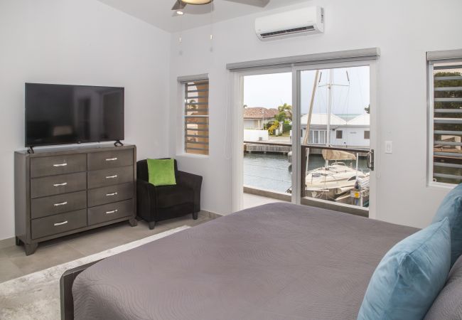 Townhouse in Jolly Harbour - 246C, Superior 2 Bedrooms Townhouse in Jolly Harbour - 246C, Superior 2 Bedrooms