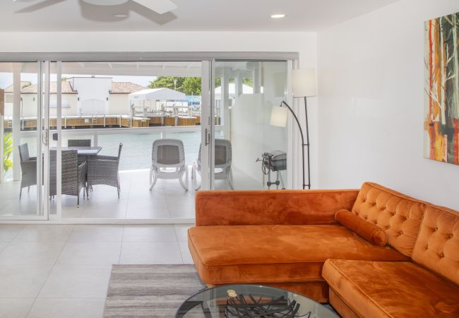 Townhouse in Jolly Harbour - 247B, Luxury 2 Bedrooms Townhouse in Jolly Harbour - 247B, Luxury 2 Bedrooms