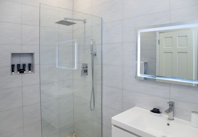 Townhouse in Jolly Harbour - 232E, Luxury 2 Bedrooms Townhouse in Jolly Harbour - 232E, Luxury 2 Bedrooms